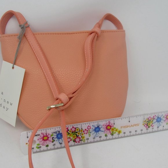 - A NEW DAY CROSSBODY BAG SHOULDER BAG CORAL NEW WITH TAGS! - Picture 5 of 11